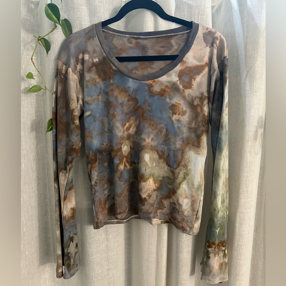 Loverly Goods bell sleeve bamboo top size large